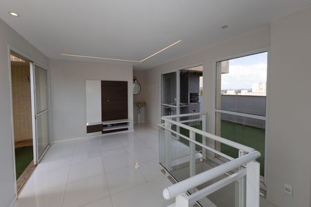 Apartamento à venda com 250m², 3 quartos e 3 vagas Apartamento à venda com 250m², 3 quartos e 3 vagasSala 3