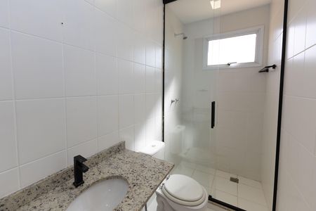 Apartamento à venda com 250m², 3 quartos e 3 vagas Apartamento à venda com 250m², 3 quartos e 3 vagasBanheiro 1