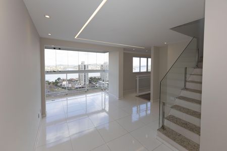 Apartamento à venda com 250m², 3 quartos e 3 vagas Apartamento à venda com 250m², 3 quartos e 3 vagasSala 2