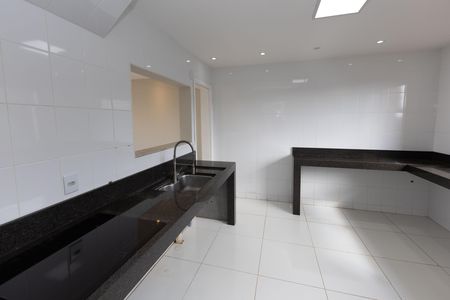 Apartamento à venda com 250m², 3 quartos e 3 vagas Apartamento à venda com 250m², 3 quartos e 3 vagasCozinha