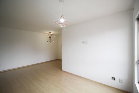 Apartamento para alugar com 72m², 2 quartos e 1 vagaSala