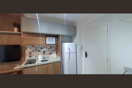 Cozinha de apartamento para alugar com 1 quarto, 24m² em Vila Butantã, São Paulo
