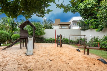 Casa de condomínio à venda com 275m², 3 quartos e 3 vagas Casa de condomínio à venda com 275m², 3 quartos e 3 vagasÁrea Comum -