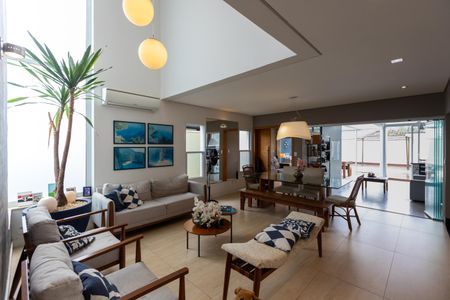 Casa de condomínio à venda com 275m², 3 quartos e 3 vagas Casa de condomínio à venda com 275m², 3 quartos e 3 vagasSala
