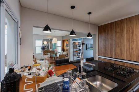 Casa de condomínio à venda com 275m², 3 quartos e 3 vagas Casa de condomínio à venda com 275m², 3 quartos e 3 vagasEscritório