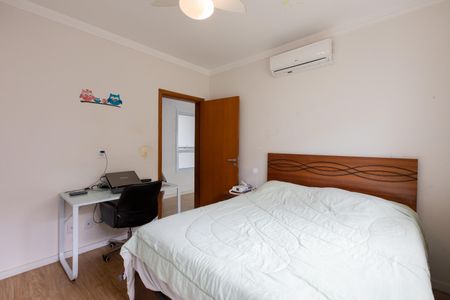 Casa de condomínio à venda com 275m², 3 quartos e 3 vagas Casa de condomínio à venda com 275m², 3 quartos e 3 vagasSuíte 2