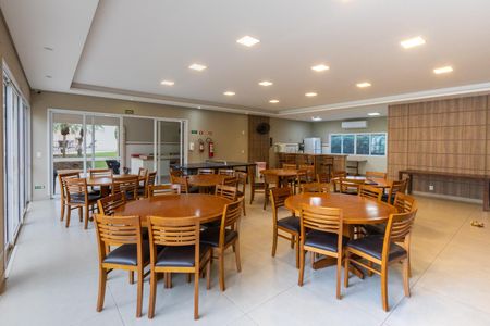 Casa de condomínio à venda com 275m², 3 quartos e 3 vagas Casa de condomínio à venda com 275m², 3 quartos e 3 vagasÁrea Comum - Salão de Festas