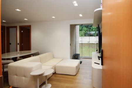 Entrada de apartamento para alugar com 2 quartos, 48m² em Granja Viana, Cotia