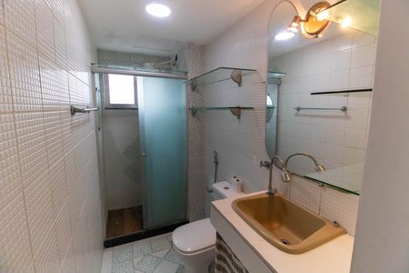 Banheiro de apartamento à venda com 2 quartos, 71m² em Centro, Niterói
