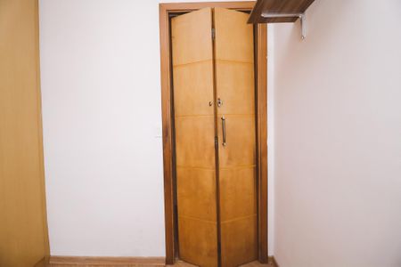 Apartamento para alugar com 72m², 2 quartos e 1 vagaQuarto