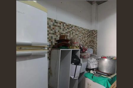Casa de condomínio para alugar com 228m², 4 quartos e sem vaga