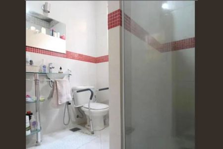 Casa de condomínio para alugar com 228m², 4 quartos e sem vaga