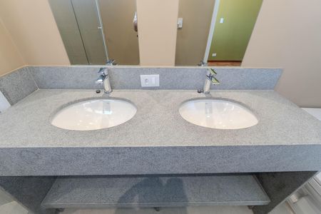 Apartamento à venda com 150m², 2 quartos e sem vaga Apartamento à venda com 150m², 2 quartos e sem vagaBanheiro da Suíte 1