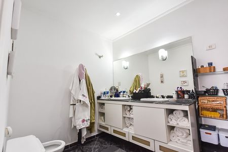 Casa para alugar com 210m², 3 quartos e 3 vagasBanheiro da suíte 2