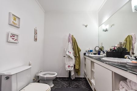 Casa para alugar com 210m², 3 quartos e 3 vagasBanheiro da suíte 2