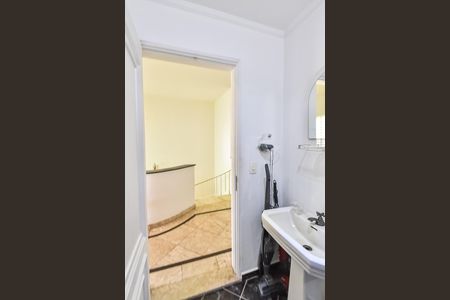 Casa para alugar com 210m², 3 quartos e 3 vagasBanheiro social