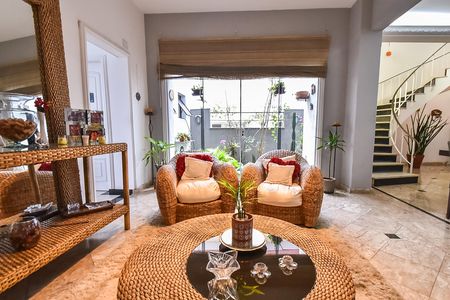 Casa para alugar com 210m², 3 quartos e 3 vagasSala