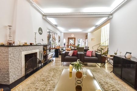 Casa para alugar com 210m², 3 quartos e 3 vagasSala