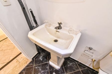 Casa para alugar com 210m², 3 quartos e 3 vagasBanheiro social