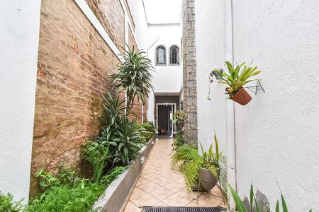 Casa para alugar com 210m², 3 quartos e 3 vagasCorredor externo