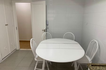 Apartamento para alugar com 130m², 3 quartos e 1 vaga Apartamento para alugar com 130m², 3 quartos e 1 vagaCozinha