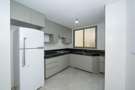 Apartamento para alugar com 110m², 3 quartos e 2 vagas Apartamento para alugar com 110m², 3 quartos e 2 vagasCOZINHA