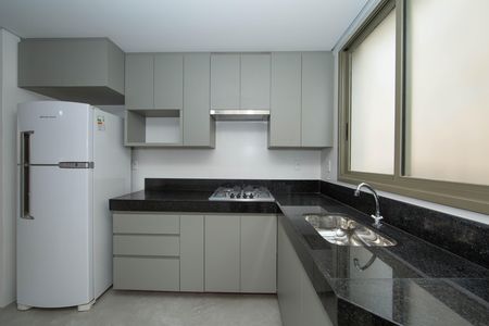 Apartamento para alugar com 110m², 3 quartos e 2 vagas Apartamento para alugar com 110m², 3 quartos e 2 vagasCOZINHA