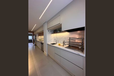 Apartamento à venda com 153m², 3 quartos e 3 vagas Apartamento à venda com 153m², 3 quartos e 3 vagasCozinha