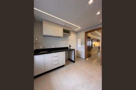Apartamento à venda com 153m², 3 quartos e 3 vagas Apartamento à venda com 153m², 3 quartos e 3 vagasCozinha
