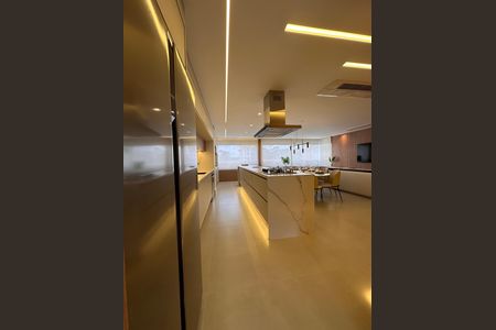 Apartamento à venda com 153m², 3 quartos e 3 vagas Apartamento à venda com 153m², 3 quartos e 3 vagasCozinha