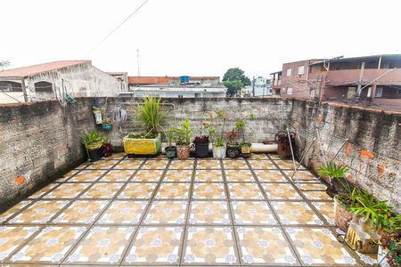 Casa para alugar com 180m², 2 quartos e 2 vagas Casa para alugar com 180m², 2 quartos e 2 vagasTerraço