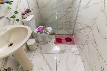 Casa para alugar com 180m², 2 quartos e 2 vagas Casa para alugar com 180m², 2 quartos e 2 vagasBanheiro