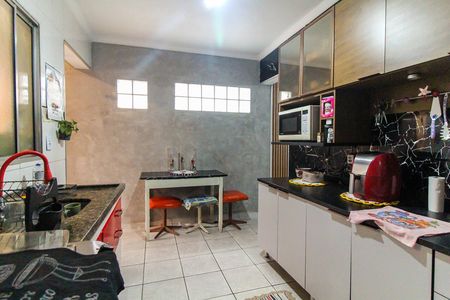 Casa para alugar com 180m², 2 quartos e 2 vagas Casa para alugar com 180m², 2 quartos e 2 vagasCozinha
