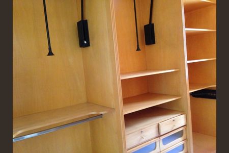 Apartamento à venda com 4 quartos, 223m² em Vila Suzana, São Paulo