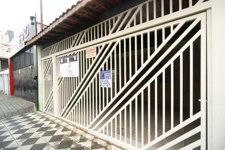 Casa para alugar com 120m², 2 quartos e 1 vaga Casa para alugar com 120m², 2 quartos e 1 vagaFachada