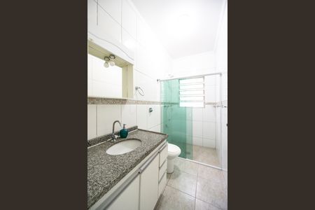 Casa para alugar com 120m², 2 quartos e 1 vaga Casa para alugar com 120m², 2 quartos e 1 vagaBanheiro
