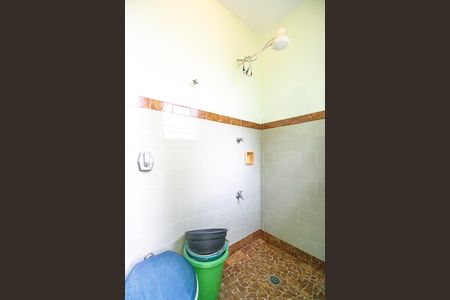 Casa para alugar com 120m², 2 quartos e 1 vaga Casa para alugar com 120m², 2 quartos e 1 vagaBanheiro de serviço
