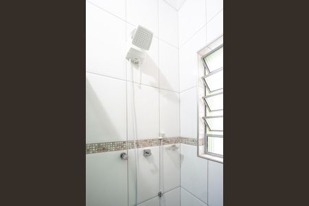 Casa para alugar com 120m², 2 quartos e 1 vaga Casa para alugar com 120m², 2 quartos e 1 vagaChuveiro