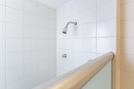Apartamento para alugar com 74m², 2 quartos e 2 vagas Apartamento para alugar com 74m², 2 quartos e 2 vagasBanheiro da Suíte 1