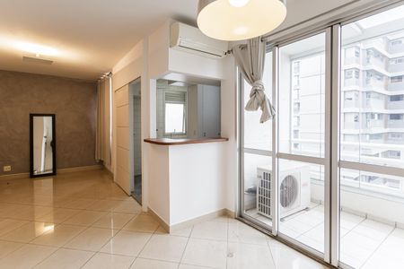 Sala de apartamento para alugar com 2 quartos, 74m² em Moema, São Paulo