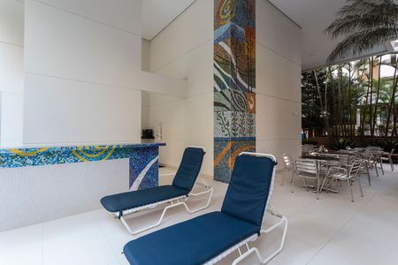 Apartamento para alugar com 74m², 2 quartos e 2 vagas Apartamento para alugar com 74m², 2 quartos e 2 vagasÁrea comum - Piscina