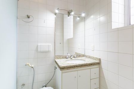 Apartamento para alugar com 74m², 2 quartos e 2 vagas Apartamento para alugar com 74m², 2 quartos e 2 vagasBanheiro da Suíte 2