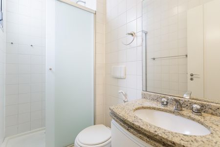 Apartamento para alugar com 74m², 2 quartos e 2 vagas Apartamento para alugar com 74m², 2 quartos e 2 vagasBanheiro da Suíte 1