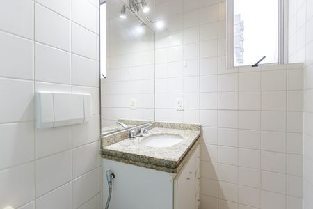 Apartamento para alugar com 74m², 2 quartos e 2 vagas Apartamento para alugar com 74m², 2 quartos e 2 vagasBanheiro da Suíte 2