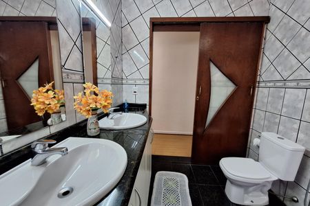 Banheiro de casa à venda com 3 quartos, 187m² em Campestre, Santo André