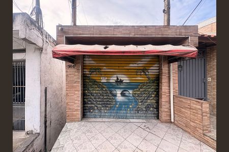 Casa à venda com 400m², 8 quartos e 2 vagas Casa à venda com 400m², 8 quartos e 2 vagasFachada