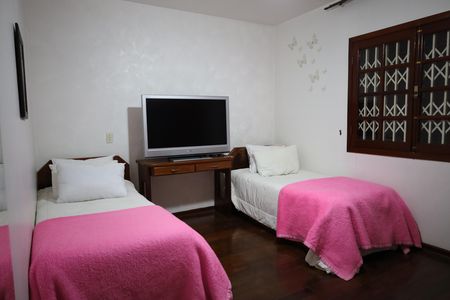 Casa à venda com 4 quartos, 170m² em Campo Grande, São Paulo