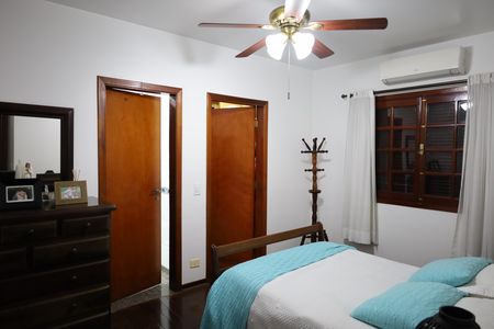Casa à venda com 4 quartos, 170m² em Campo Grande, São Paulo