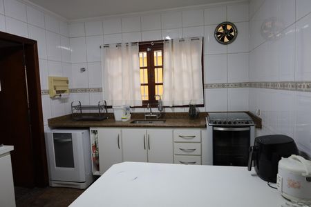Casa à venda com 4 quartos, 170m² em Campo Grande, São Paulo
