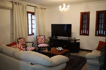 Casa à venda com 4 quartos, 170m² em Campo Grande, São Paulo